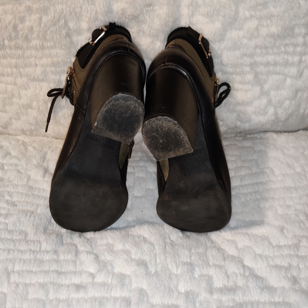 Heeled booties - Picture 4 of 5